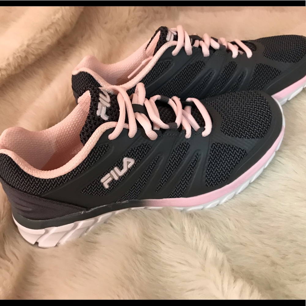 Cool Max Memory Foam Fila Sneakers